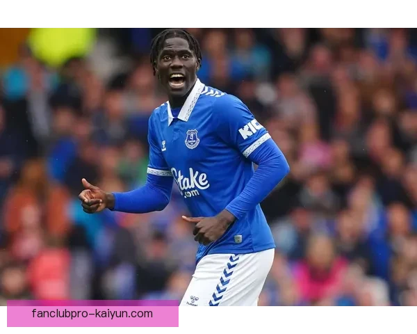 英超联赛中，狐狸城队近期表现稳健，展现出竞争力增强的趋势。